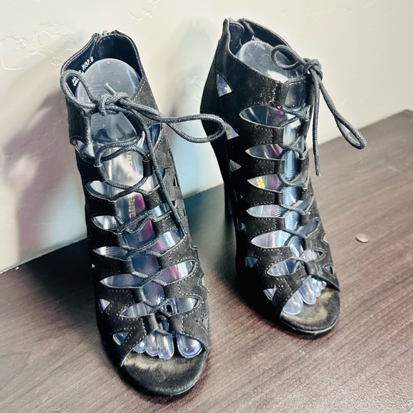 CL Gladiator Heels Suede Ankle Bootie ZLady Cutout Lace-Up Size 7 - Picture 6 of 16